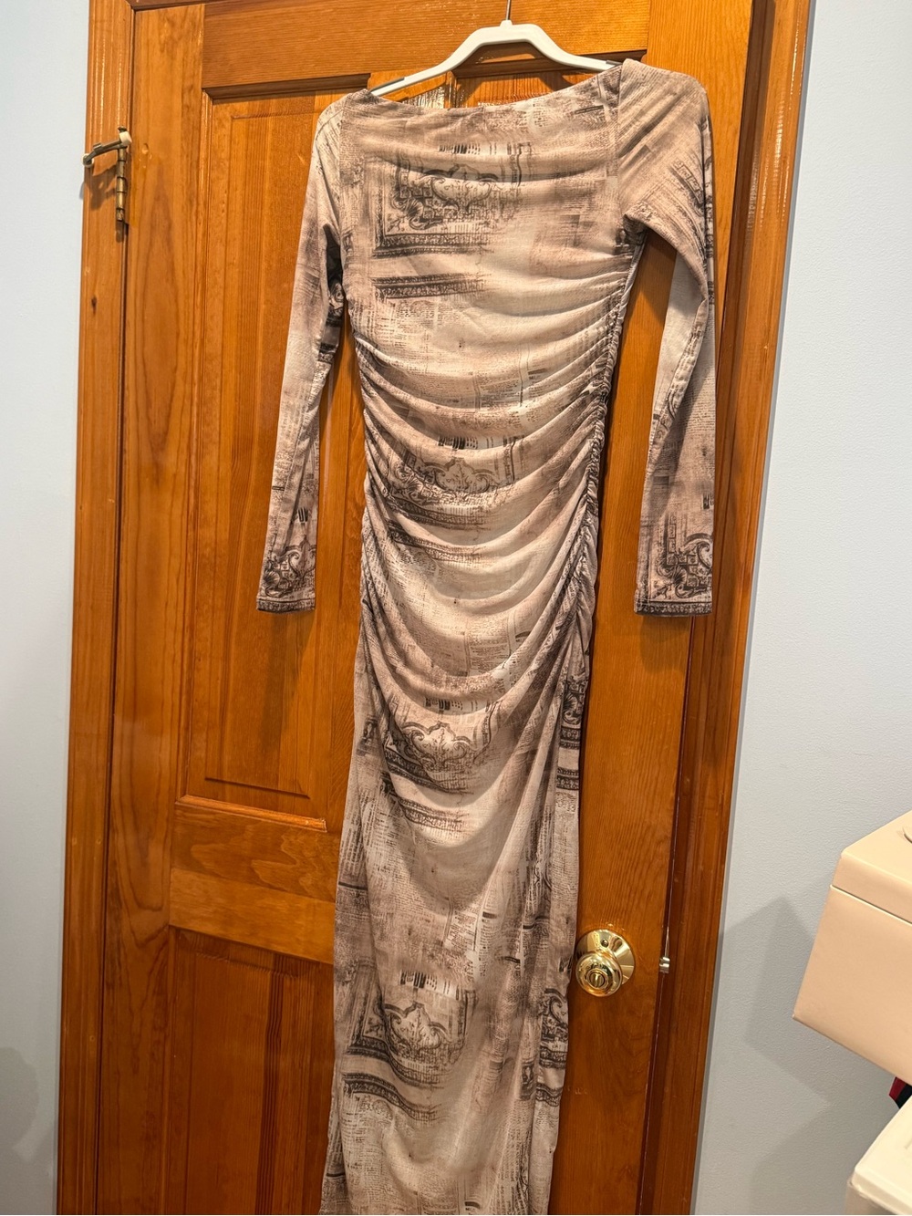 Long Sleeve Ruched Bodycon Dress in Taupe Print